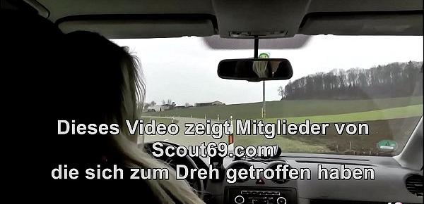 Reife deutsche fickt Jungspund Anhalter im Auto und leckt sein Arschloch damit er geil spritzen kann - German MILF